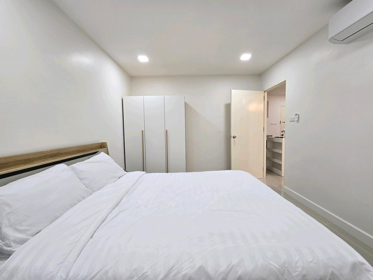 For SaleCondoLadprao, Central Ladprao : Urgent sale! Condo Baan Viphawee 56 sq m. near MRT Ratchadaphisek.