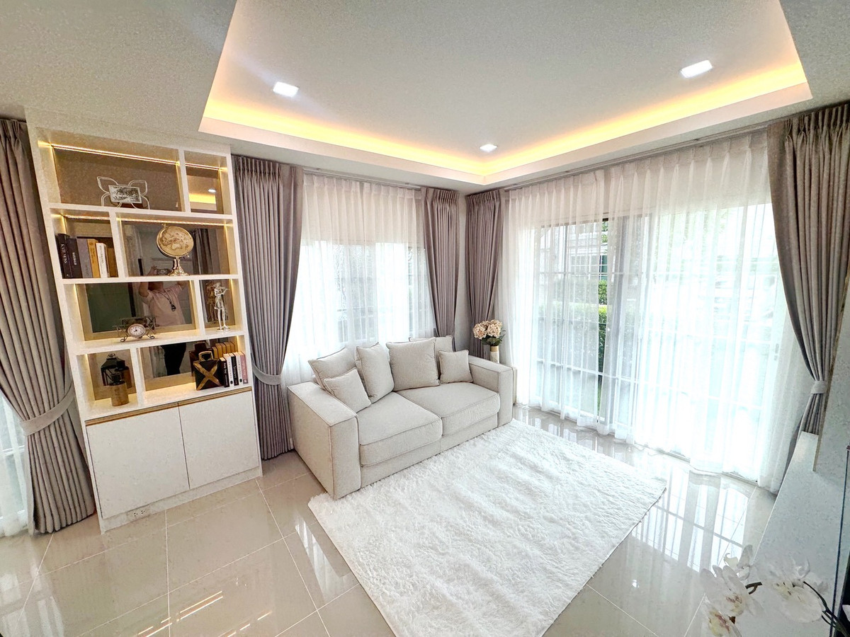 For RentHouseSamut Prakan,Samrong : K-6634 Beautiful house, ready to move in, for rent, Golden Neo Sukhumvit Lasalle, near BTS Bearing and Samrong. and Bangna Bang Phli Expressway