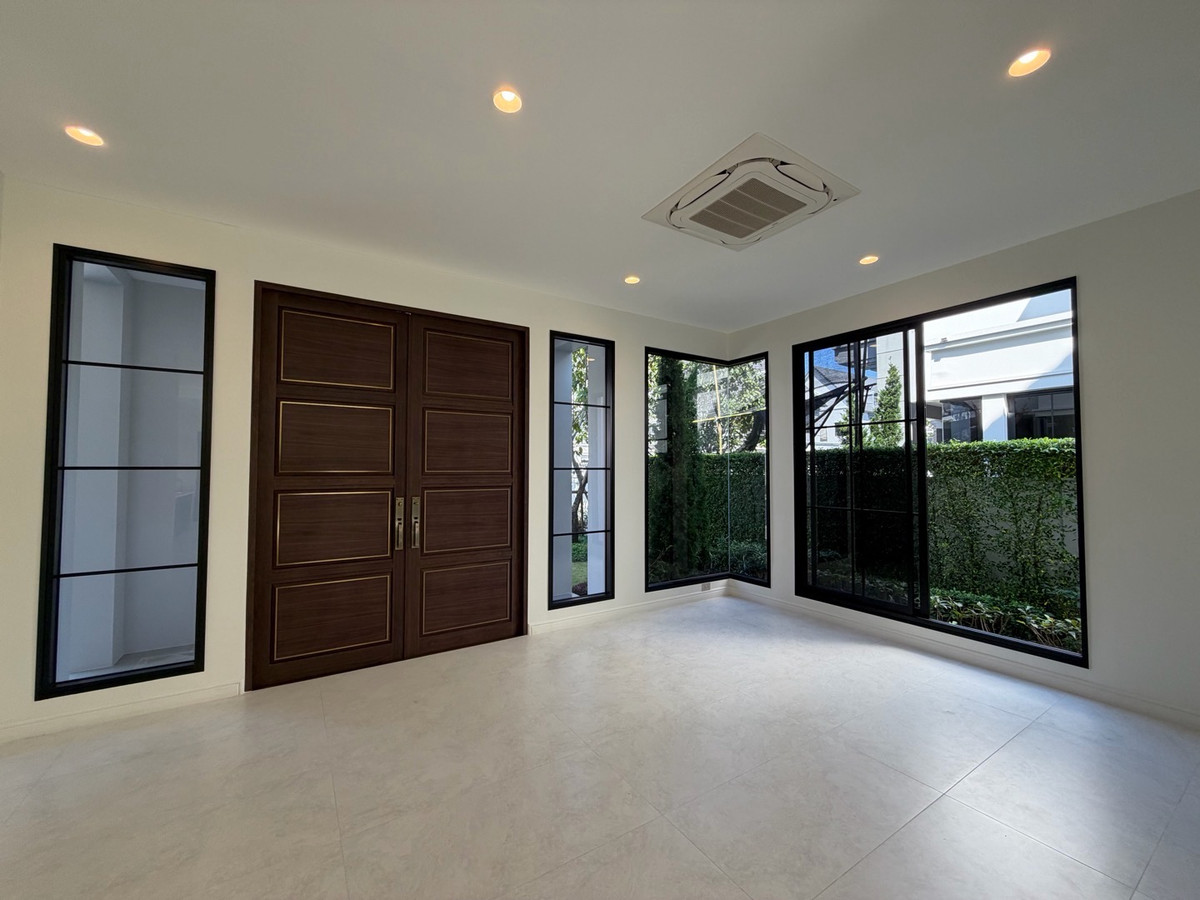 ขายบ้านเกษตรศาสตร์ รัชโยธิน : Narasiri Phahol-Watcharapol ที่ดิน 90 ตรว. พื้นที่ใช่สอย 378 ตรม. 