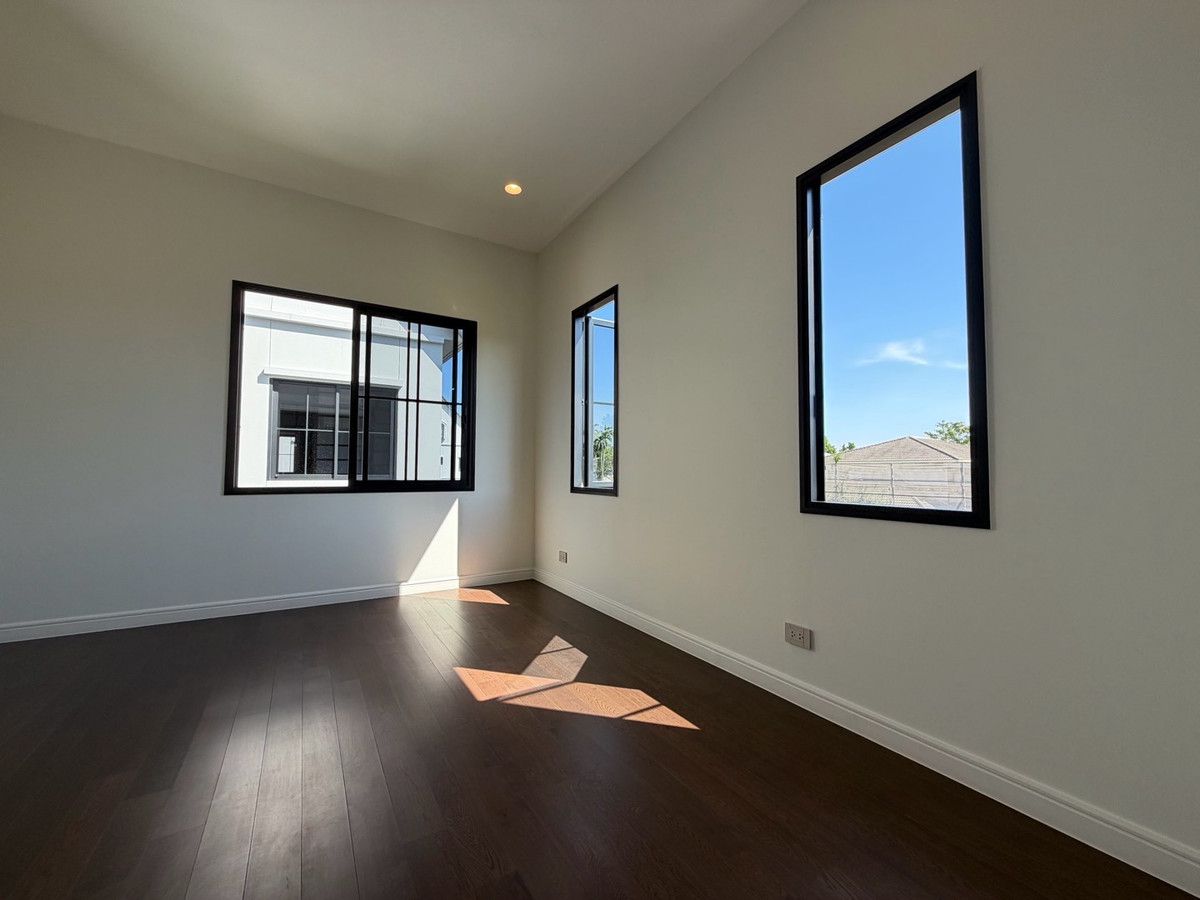 ขายบ้านเกษตรศาสตร์ รัชโยธิน : Narasiri Phahol-Watcharapol ที่ดิน 90 ตรว. พื้นที่ใช่สอย 378 ตรม. 