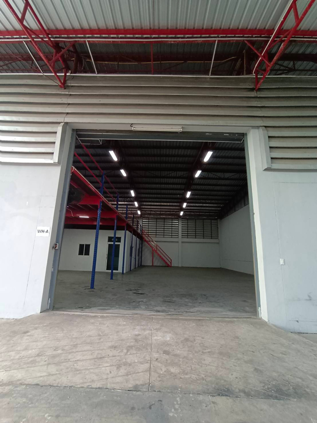 For RentWarehouseSamut Prakan,Samrong : HR3017 Warehouse for rent, size 400 sq m., Khlong Mon road. Lat Krabang area Suitable for a warehouse