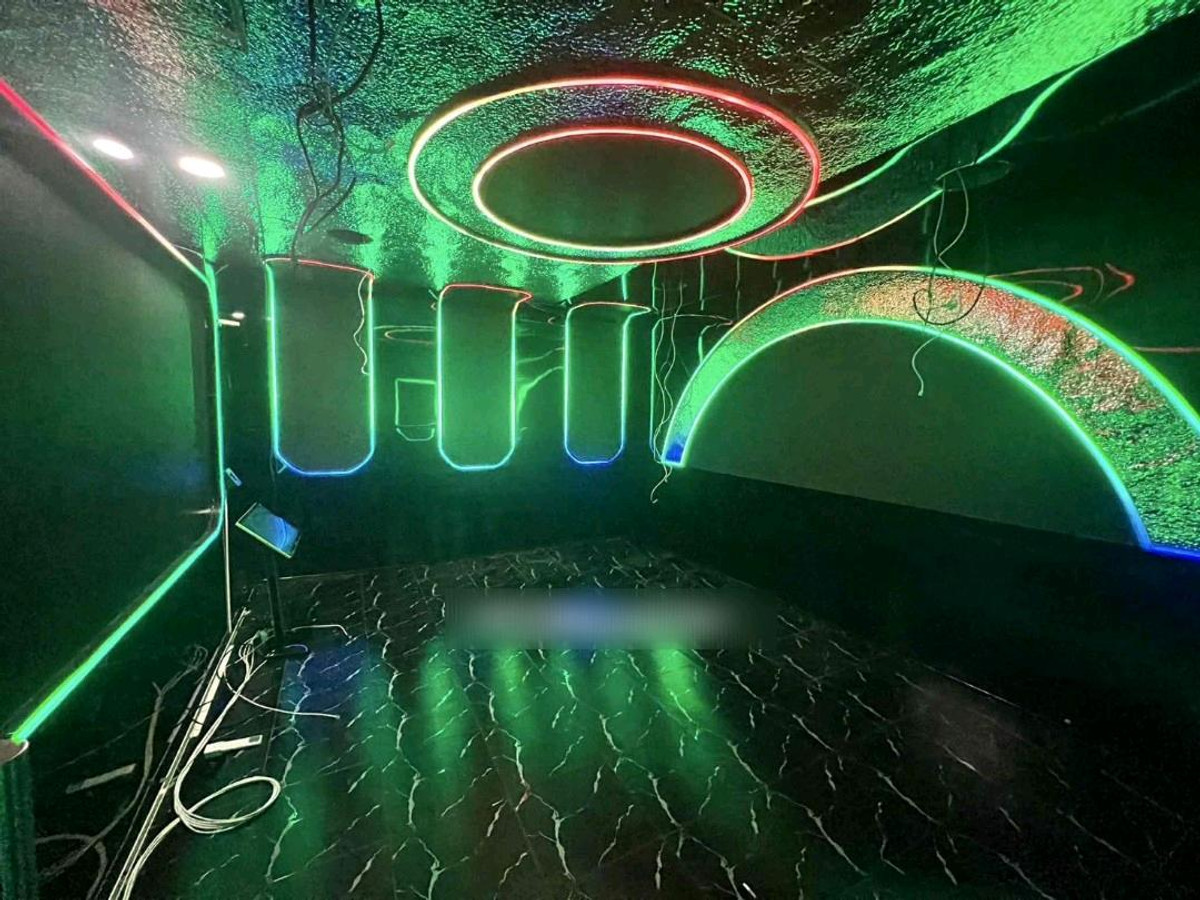 เซ้งอาคารพาณิชย์สีลม ศาลาแดง บางรัก : ประกาศเซ้งกิจการ KTV – ตึกแถว 2 คูหา 3 ชั้น ทำเลซอยธนิยะ สีลม