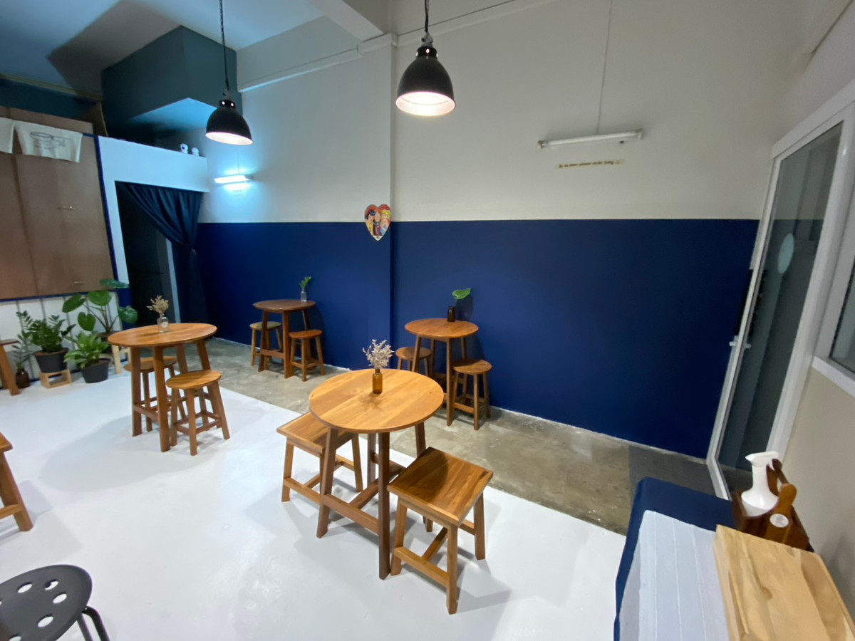 For RentShop HousePinklao, Charansanitwong : Space for rent in a shophouse on the 1st floor with MRT flashlight in front. Suitable for a convenience store/cafe.