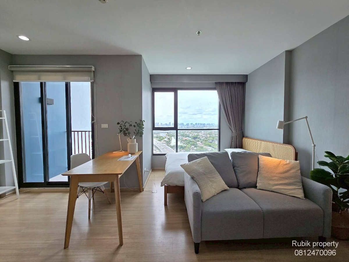For RentCondoRama9, Petchburi, RCA : RB1427 | For rent The Base Rama 9 – Ramkhamhaeng 📍 23rd floor | Swimming pool view, beautiful, open, no buildings blocking it.