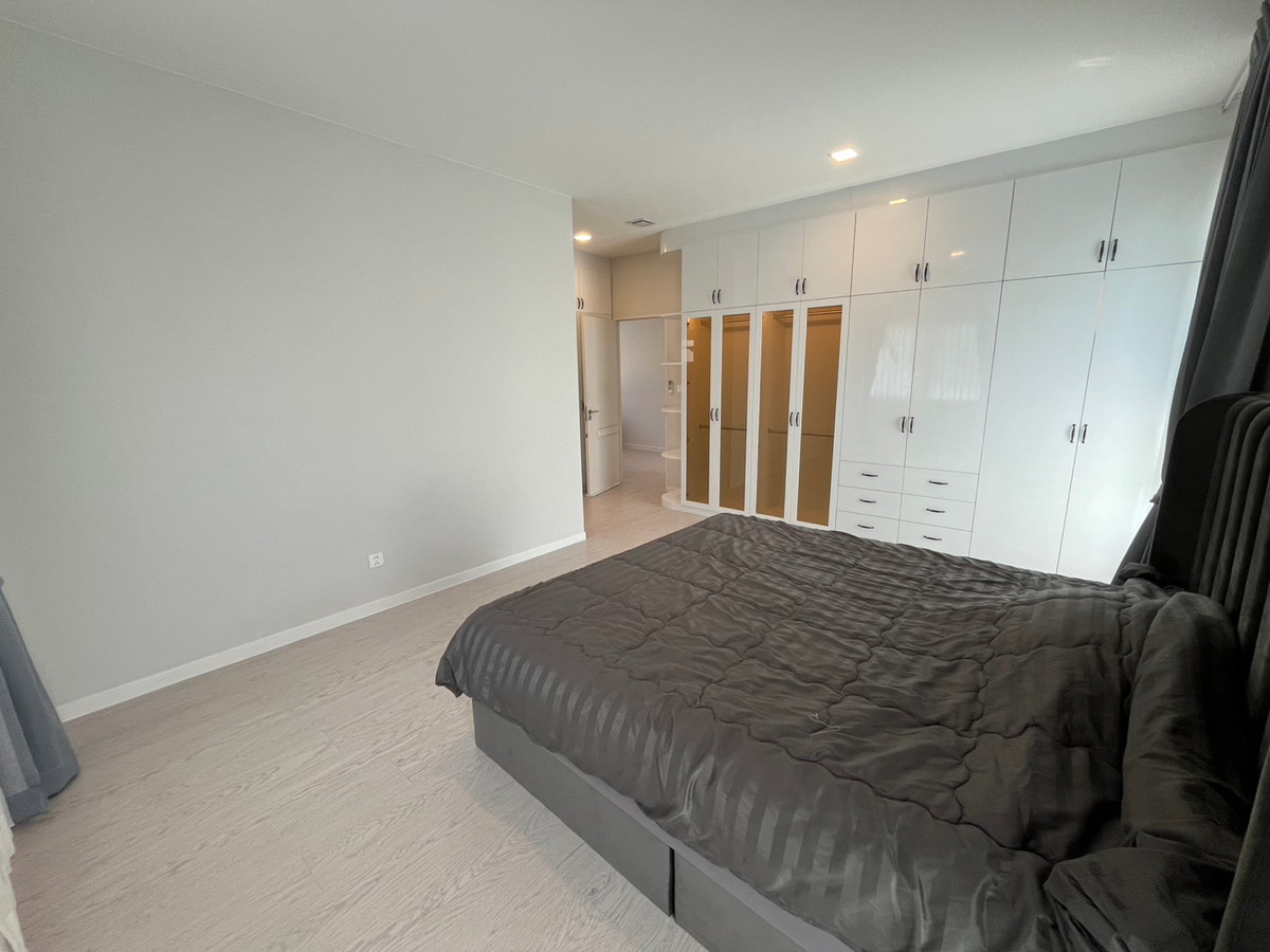 ขายบ้านลาดกระบัง สุวรรณภูมิ : SPECIAL DEAL 🏡 บ้านเดี่ยว Mantana 2 Motorway – New Krungthepkreetha 💰 ราคา 17,500,000 บาท – ราคาดีที่สุดในโครงการ 🏷 บ้านมือ 2 สภาพมือ 1 📐 ขนาดที่ดิน 111.8 ตร.ว. | พื้นที่ใช้สอย 286 ตร.ม. | แบบบ้าน Expandio ขนาดใหญ่ที่สุด