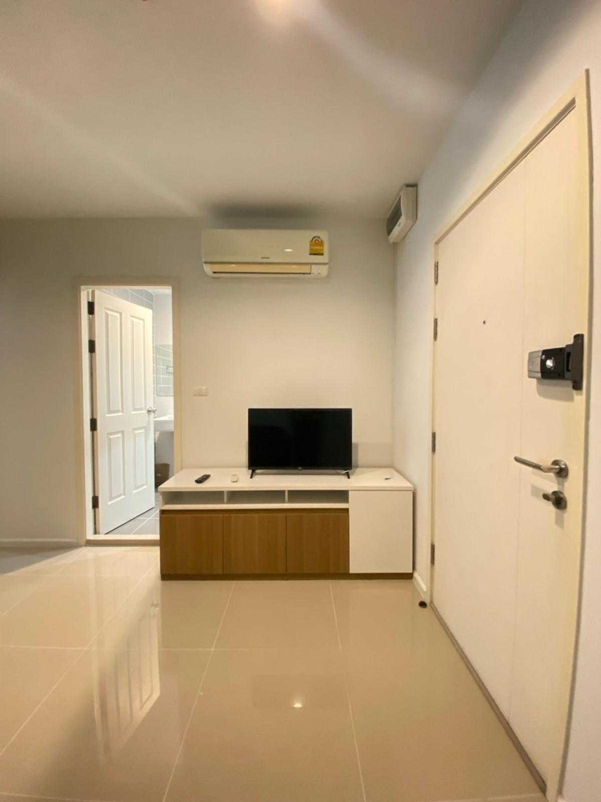 ให้เช่าคอนโดพระราม 9 เพชรบุรีตัดใหม่ RCA : Aspire rama9 1Bedroom  Renovate new⭐️ 0849792464 ตั้ม