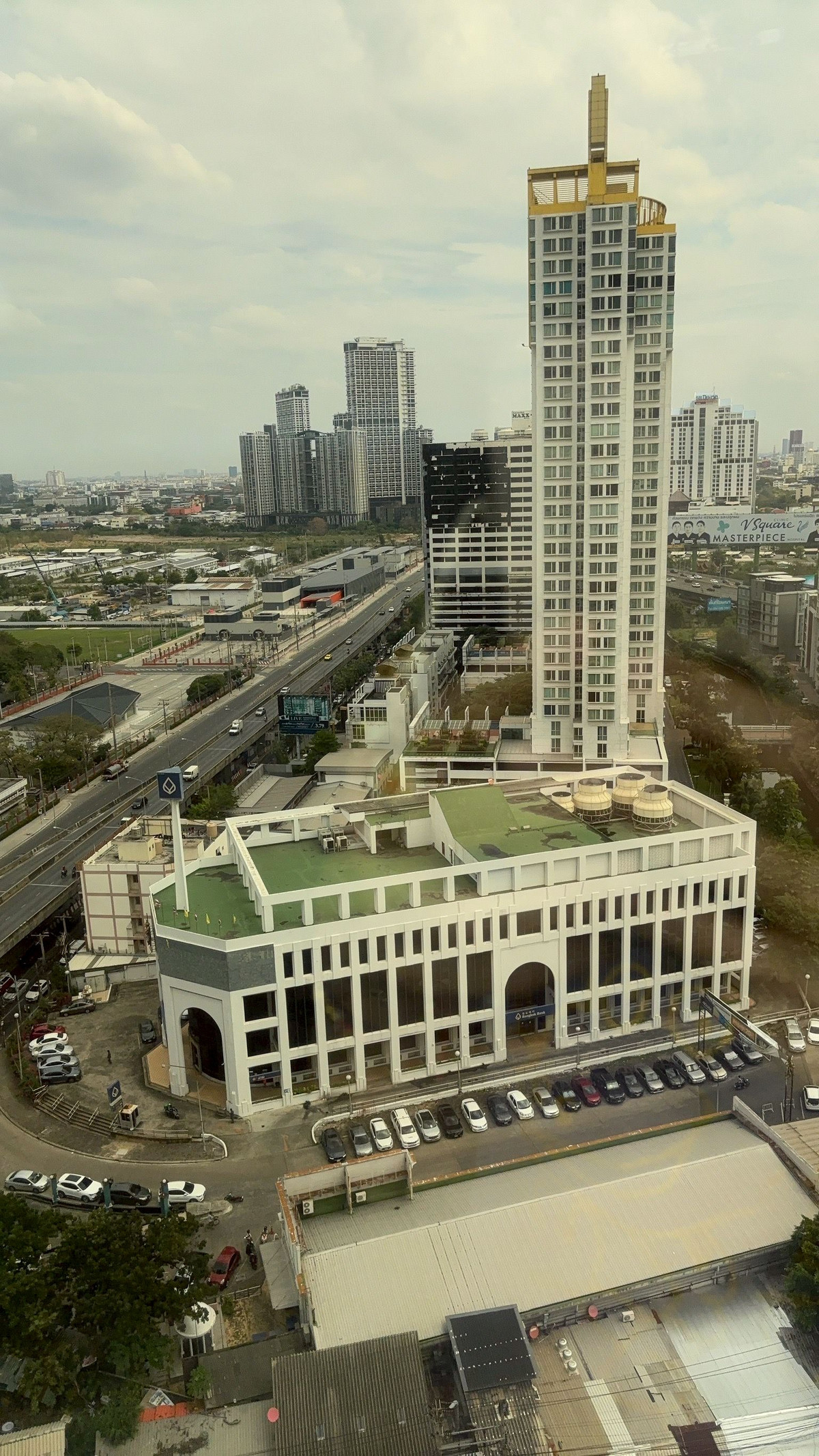 ขายสำนักงานพระราม 9 เพชรบุรีตัดใหม่ RCA : ขาย อาคารสำนักงาน อาคารว่องวานิช พระราม 9 รัชดา เนื้อที่ 189.15 ตาราเมตร ชั้น 22 