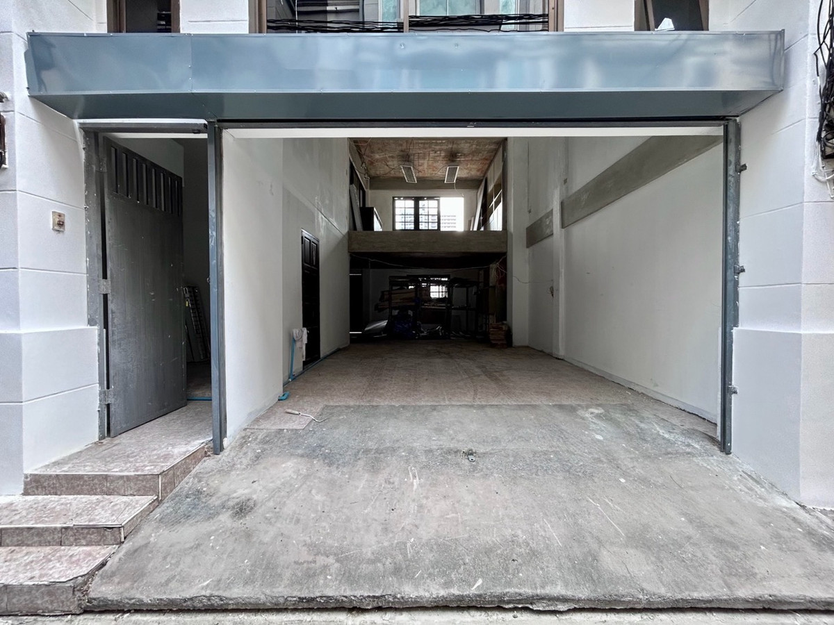 สำนักงานสุขุมวิท อโศก ทองหล่อ : 📢👇อาคารพาณิชย์ 3.5 ชั้น ทำเลใจกลางเมือง เหมาะสำหรับอยู่อาศัย ทำเป็นโฮมออฟฟิศ ปล่อยเช่า หรือปรับปรุงต่อได้ *ขายและเช่าตามสภาพ*กรณีเช่า: ไม่รับธุรกิจครัวร้อน ร้านกัญชา และร้านแอลกอฮอล์