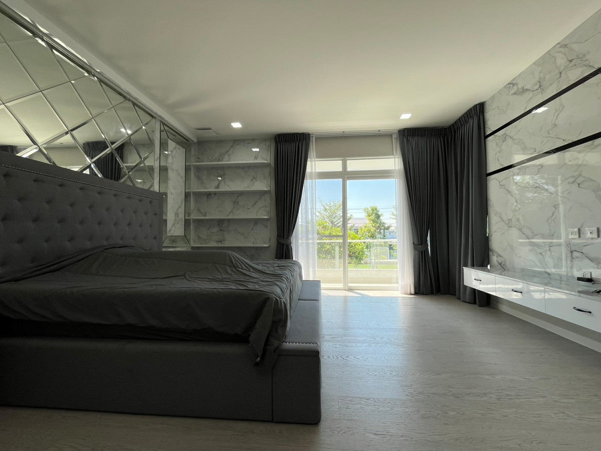 ขายบ้านลาดกระบัง สุวรรณภูมิ : SPECIAL DEAL 🏡 บ้านเดี่ยว Mantana 2 Motorway – New Krungthepkreetha 💰 ราคา 17,500,000 บาท – ราคาดีที่สุดในโครงการ 🏷 บ้านมือ 2 สภาพมือ 1 📐 ขนาดที่ดิน 111.8 ตร.ว. | พื้นที่ใช้สอย 286 ตร.ม. | แบบบ้าน Expandio ขนาดใหญ่ที่สุด