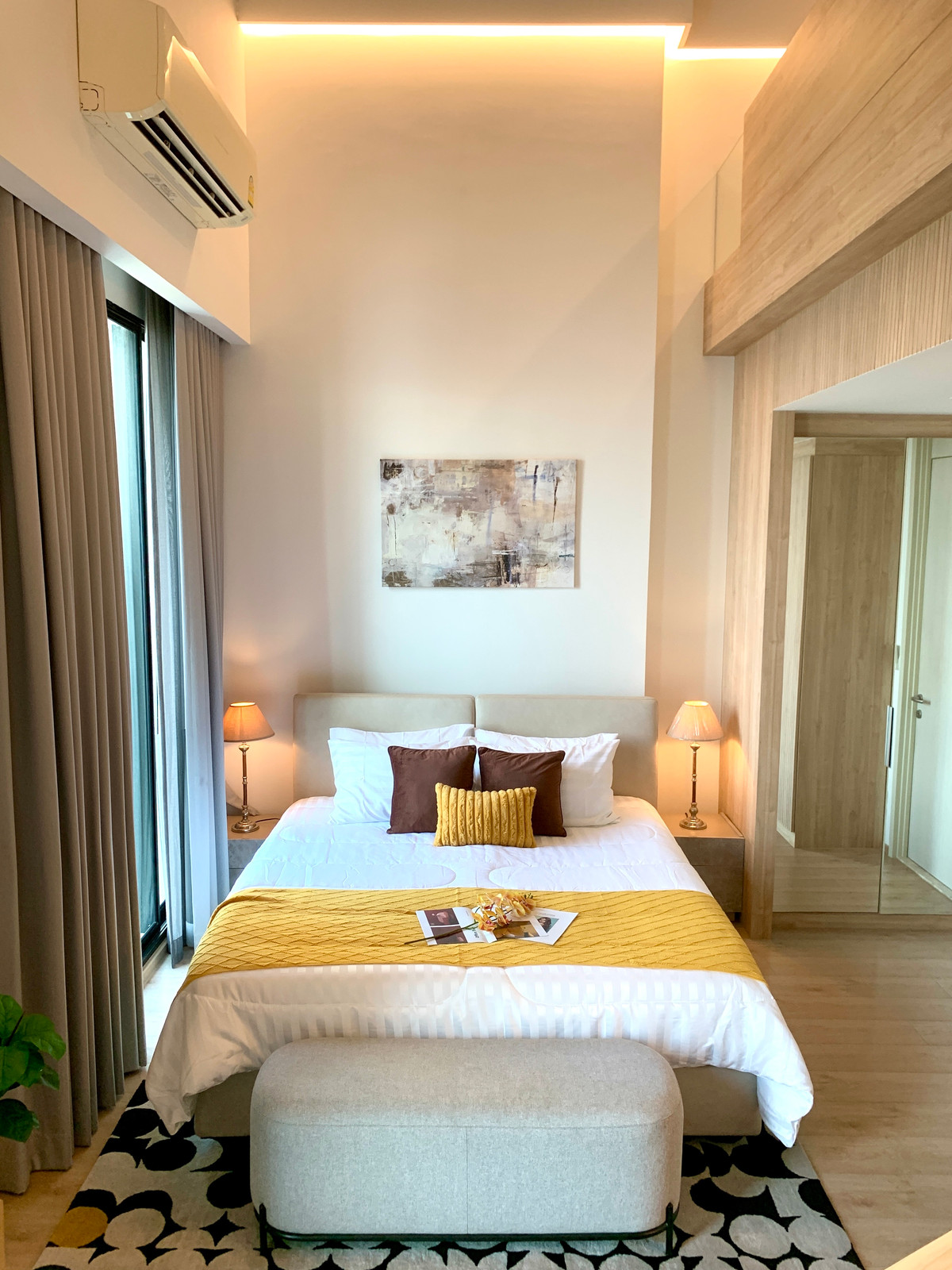 ให้เช่าคอนโดสุขุมวิท อโศก ทองหล่อ : FOR RENT  1 BEDROOM Hybrid 60 SQ.M   -- READY TO MOVE IN -- CALL NOW 094-641-5974