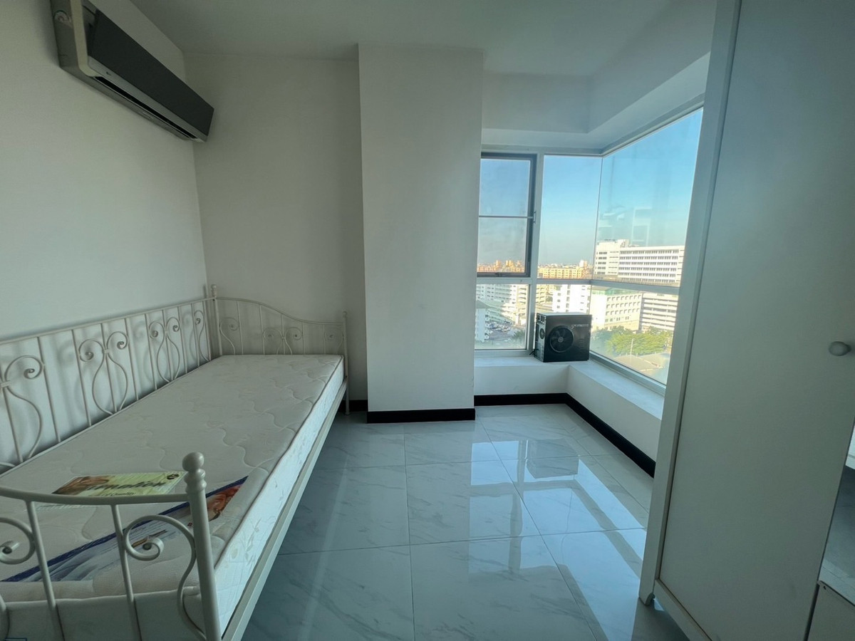 For RentCondoPattanakan, Srinakarin : 🌱 For rent The Parkland Srinakarin (The Parkland Srinakarin)  🛏️ 2 bedrooms 🛁 2 bathrooms 🛋️ 1 living room, size 66 sq m., 14th floor, Building A ⛲️ Pool view ✨ Price 18,000 baht ✨