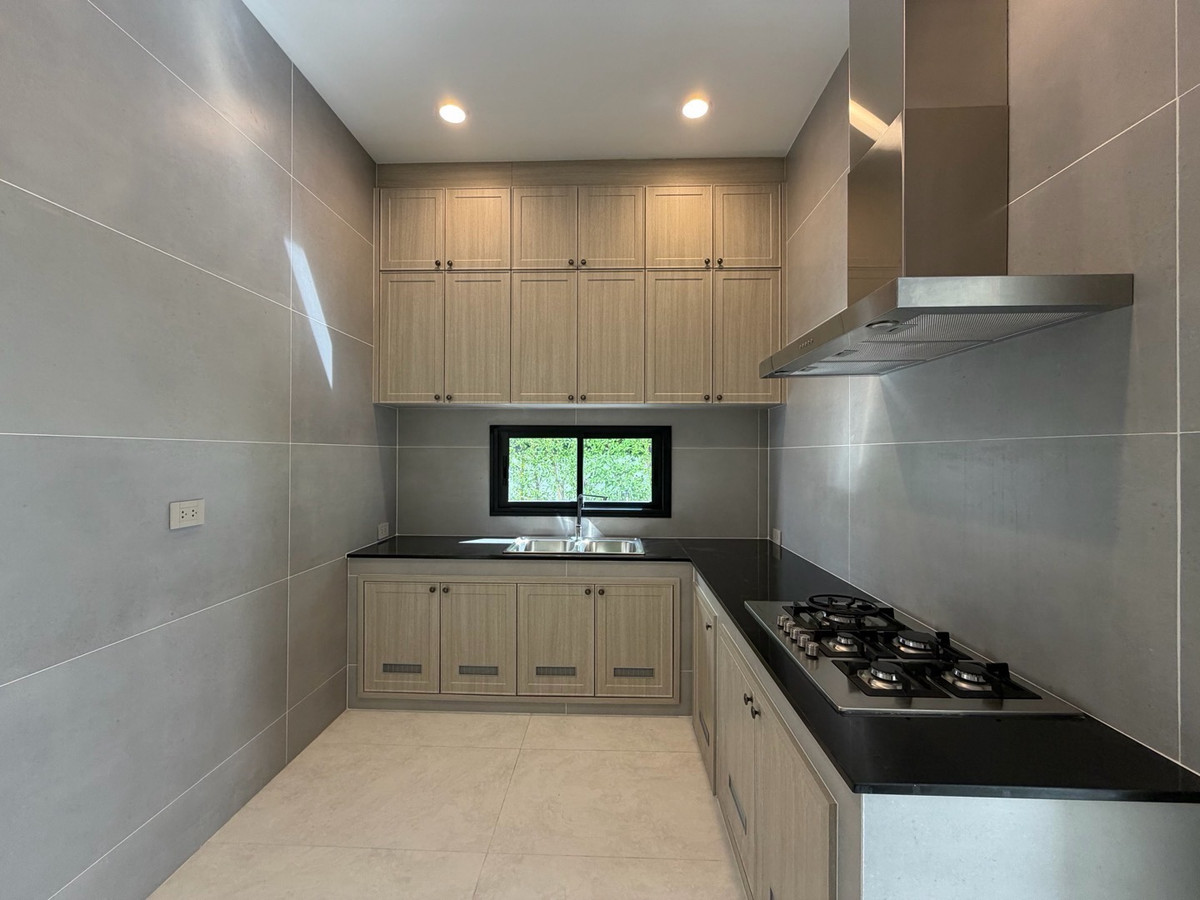 ขายบ้านเกษตรศาสตร์ รัชโยธิน : Narasiri Phahol-Watcharapol ที่ดิน 90 ตรว. พื้นที่ใช่สอย 378 ตรม. 