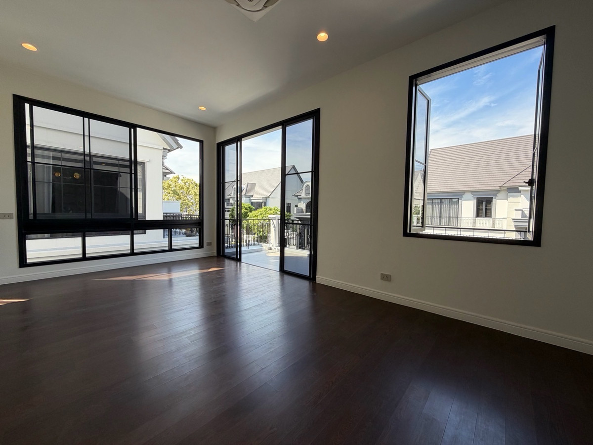 ขายบ้านเกษตรศาสตร์ รัชโยธิน : Narasiri Phahol-Watcharapol ที่ดิน 90 ตรว. พื้นที่ใช่สอย 378 ตรม. 