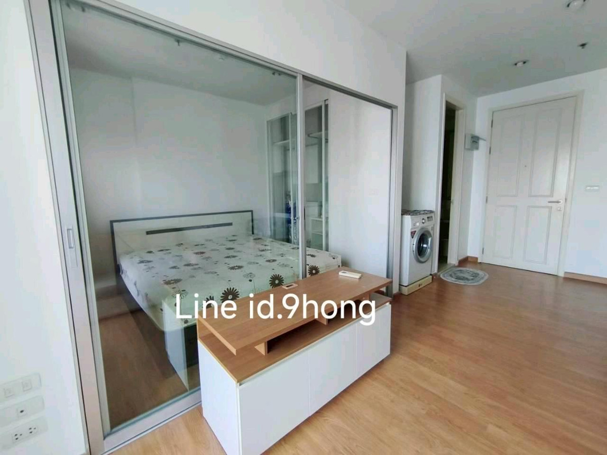 For RentCondoBang kae, Phetkasem : For rent: The Park Land Phetkasem, next to Mrt Lak Song. The Mall Bangkhae There is a washing machine.