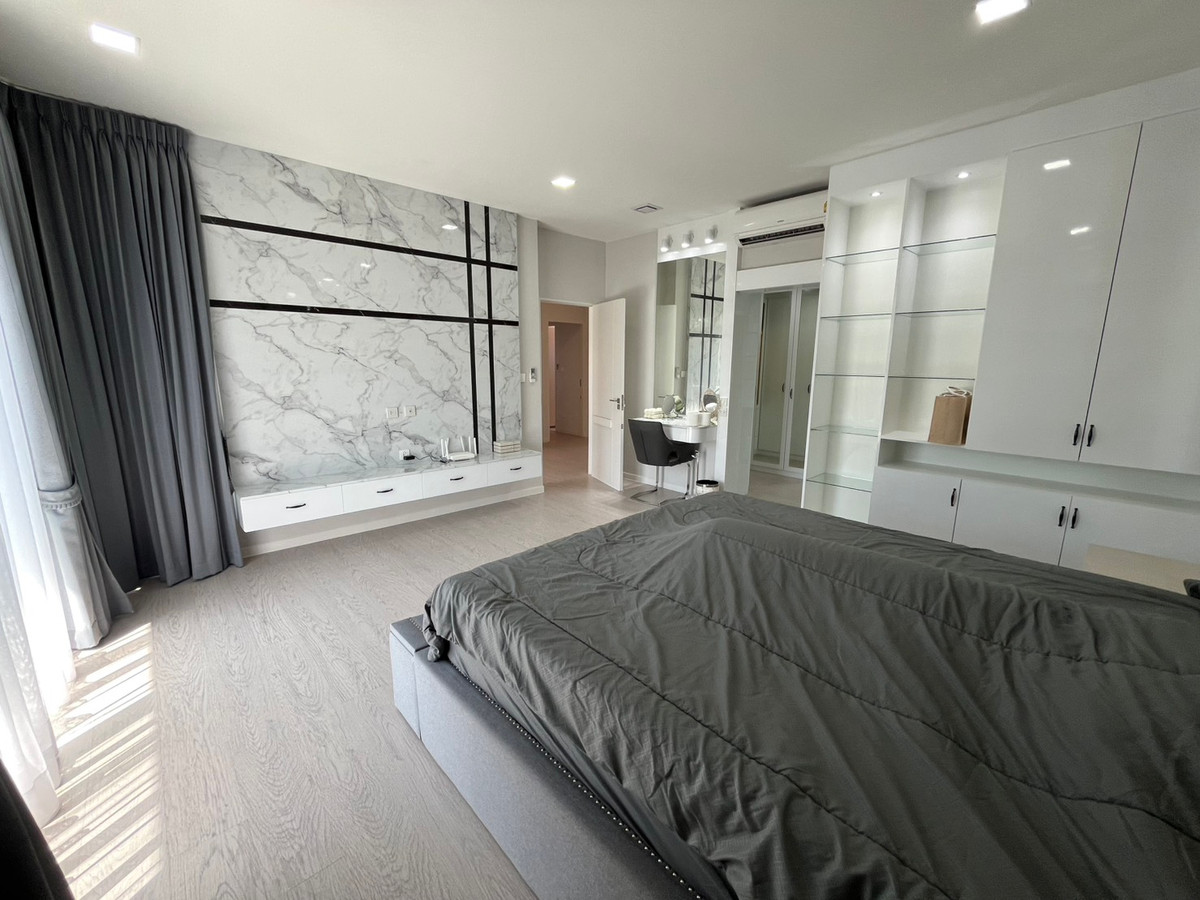 ขายบ้านลาดกระบัง สุวรรณภูมิ : SPECIAL DEAL 🏡 บ้านเดี่ยว Mantana 2 Motorway – New Krungthepkreetha 💰 ราคา 17,500,000 บาท – ราคาดีที่สุดในโครงการ 🏷 บ้านมือ 2 สภาพมือ 1 📐 ขนาดที่ดิน 111.8 ตร.ว. | พื้นที่ใช้สอย 286 ตร.ม. | แบบบ้าน Expandio ขนาดใหญ่ที่สุด