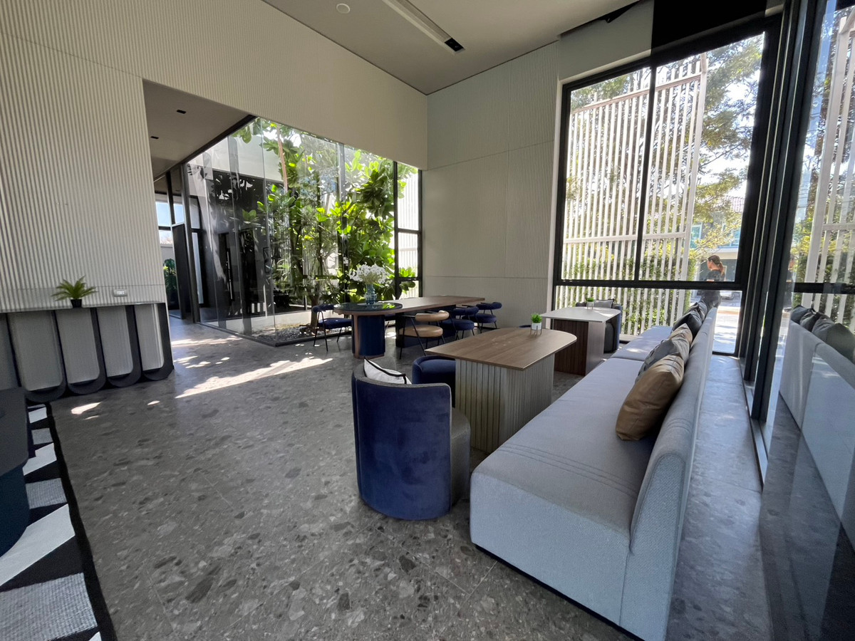 ขายบ้านลาดกระบัง สุวรรณภูมิ : SPECIAL DEAL 🏡 บ้านเดี่ยว Mantana 2 Motorway – New Krungthepkreetha 💰 ราคา 17,500,000 บาท – ราคาดีที่สุดในโครงการ 🏷 บ้านมือ 2 สภาพมือ 1 📐 ขนาดที่ดิน 111.8 ตร.ว. | พื้นที่ใช้สอย 286 ตร.ม. | แบบบ้าน Expandio ขนาดใหญ่ที่สุด