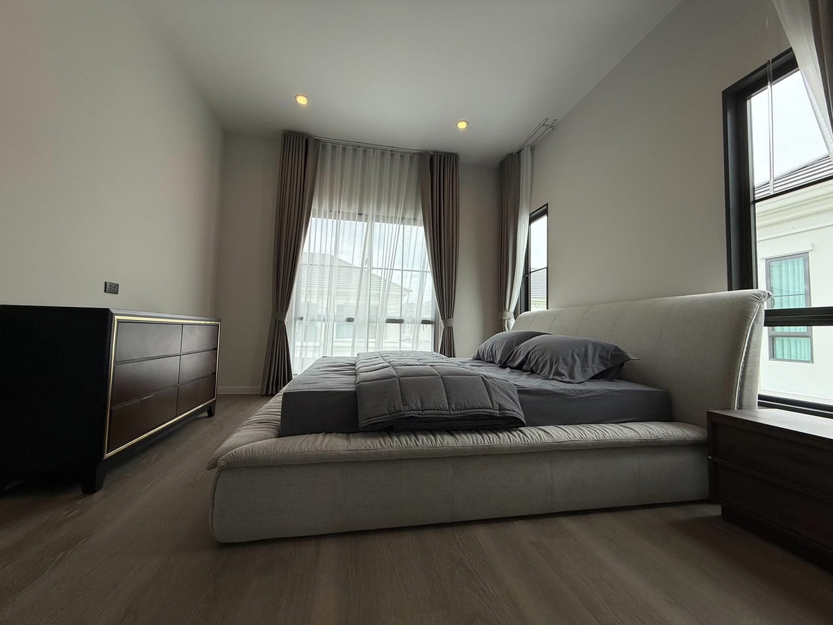 บ้านบางนา แบริ่ง ลาซาล : Luxury Living! เศรษฐสิริ บางนา กม.10 (แสนสิริ) | บ้านหลังใหม่ AUSTEN 310 ตร.ม. 4 นอน 5 น้ำ + ห้องแม่บ้าน | ทำเลดีที่สุด! ตรงข้ามคลับเฮ้าส์