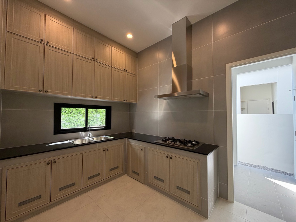 ขายบ้านเกษตรศาสตร์ รัชโยธิน : Narasiri Phahol-Watcharapol ที่ดิน 90 ตรว. พื้นที่ใช่สอย 378 ตรม. 