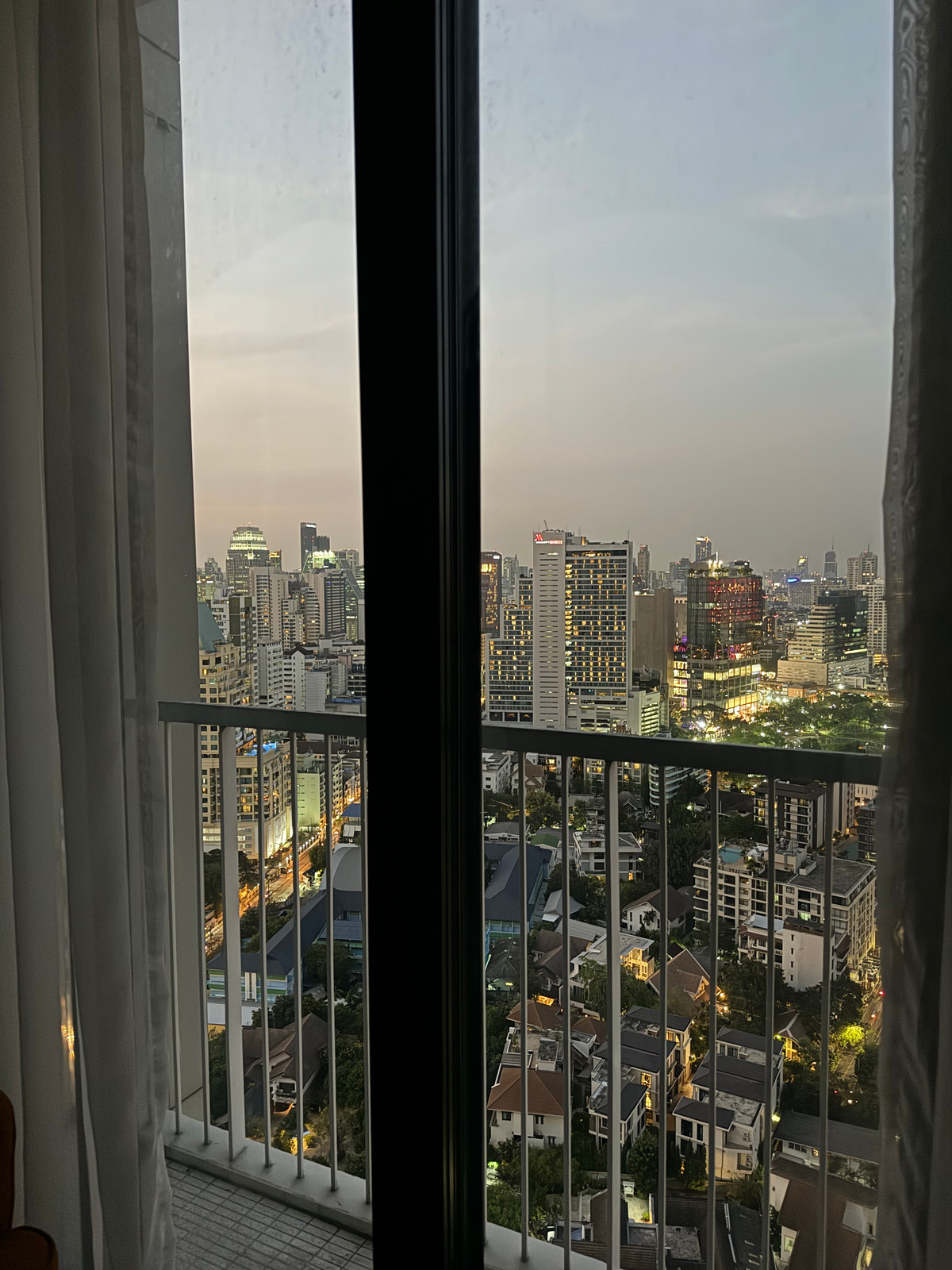 ขายคอนโดสุขุมวิท อโศก ทองหล่อ : Park 24 ชั้นสูง ห้องวิวสวยไม่มีตึกบัง วิวสวนเบญฯ เจ้าของขายเอง ห้องสวยไม่เคยปล่อยเช่า