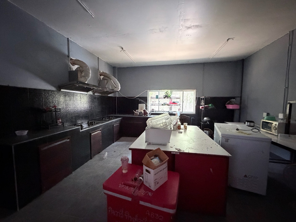 ขายที่ดินลำปาง : [Land Lampang] ขายด่วน! ที่ดิน 1 ไร่กว่า ริมแม่น้ำวัง วิวดี ใกล้เมืองลำปาง เหมาะสร้าง Private Luxury Villa รีสอร์ท ร้านอาหาร ลานแคมป์ปิ้ง