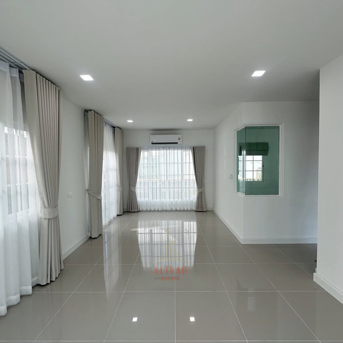 For RentHouseSamut Prakan,Samrong : RH113425 For rent, 2-story detached house, 4 bedrooms at Golden Neo Sukhumvit-La Salle, near Central Bangna and BTS Samrong 1 km.