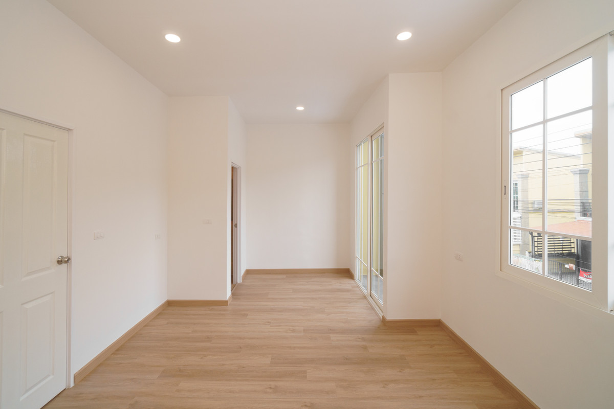 For SaleTownhomePattanakan, Srinakarin : P-2870 for sale!! Newly renovated house, Golden Town 2 On Nut-Phatthanakan, convenient travel.