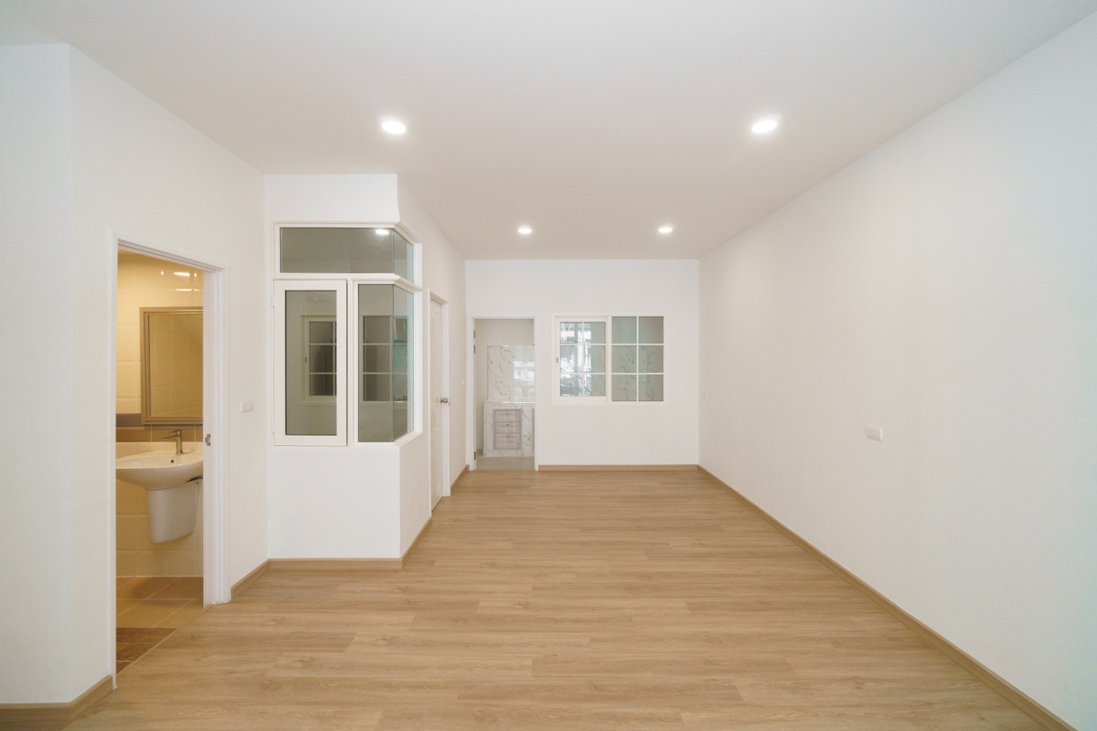 For SaleTownhomePattanakan, Srinakarin : P-2870 for sale!! Newly renovated house, Golden Town 2 On Nut-Phatthanakan, convenient travel.