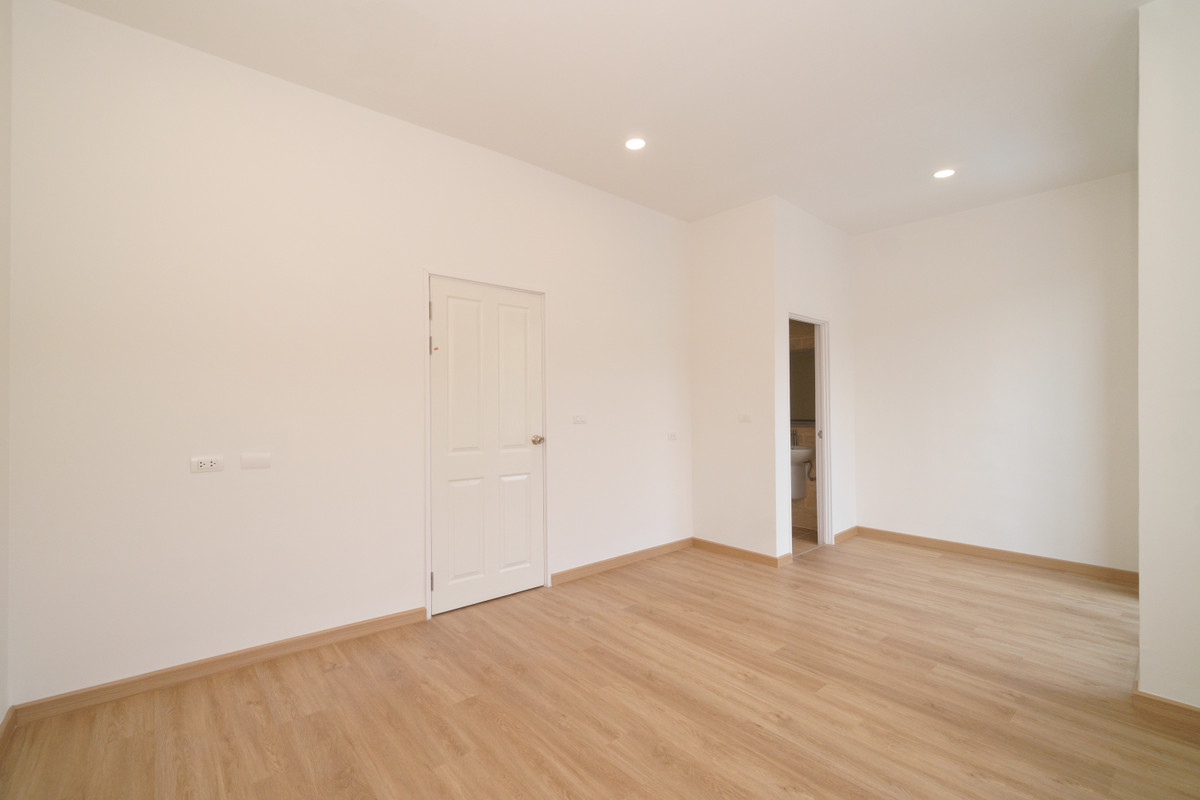 For SaleTownhomePattanakan, Srinakarin : P-2870 for sale!! Newly renovated house, Golden Town 2 On Nut-Phatthanakan, convenient travel.