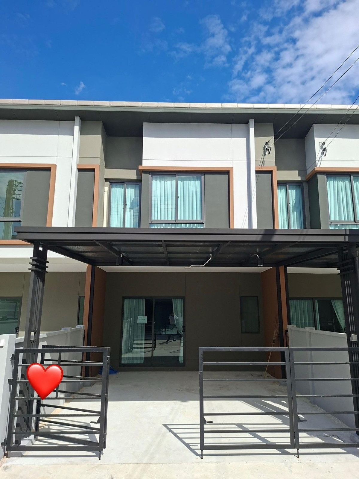 For RentTownhomePathum Thani,Rangsit, Thammasat : ME2500177 2-story townhome Pleno Town Phahonyothin-Vibhavadi. Near the tollway and the Red Line