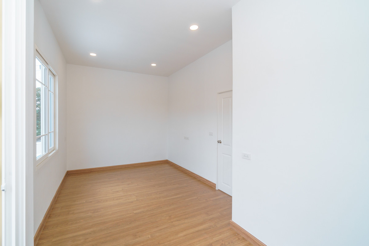 For SaleTownhomePattanakan, Srinakarin : P-2871 for sale!! Newly renovated house, ready to move in, near the expressway, Golden Town 2 On Nut-Phatthanakan.