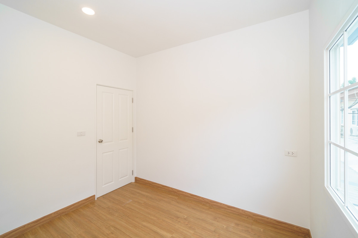 For SaleTownhomePattanakan, Srinakarin : P-2871 for sale!! Newly renovated house, ready to move in, near the expressway, Golden Town 2 On Nut-Phatthanakan.