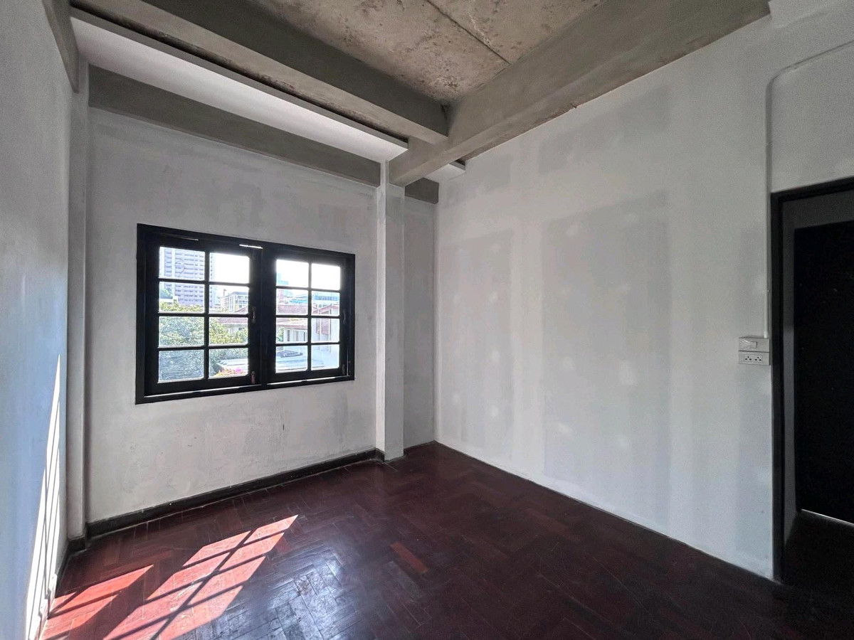 For RentShop HouseSukhumvit, Asoke, Thonglor : Shophouse for Sale / Rent in Sukhumvit Soi Promsri
Prime Commercial Property near BTS Phrom Phong