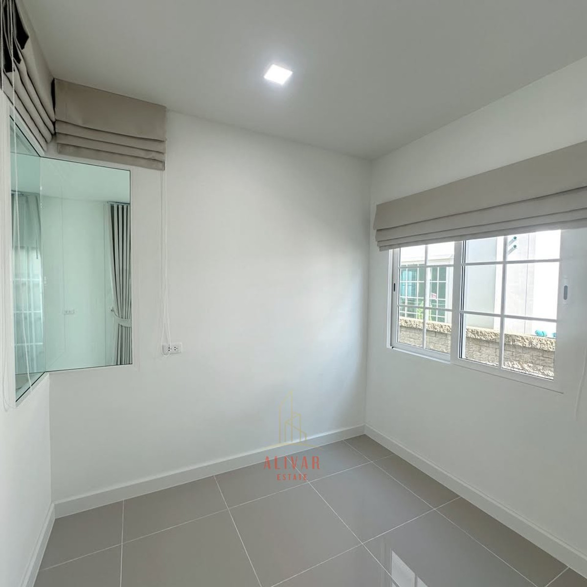 For RentHouseSamut Prakan,Samrong : RH113425 For rent, 2-story detached house, 4 bedrooms at Golden Neo Sukhumvit-La Salle, near Central Bangna and BTS Samrong 1 km.