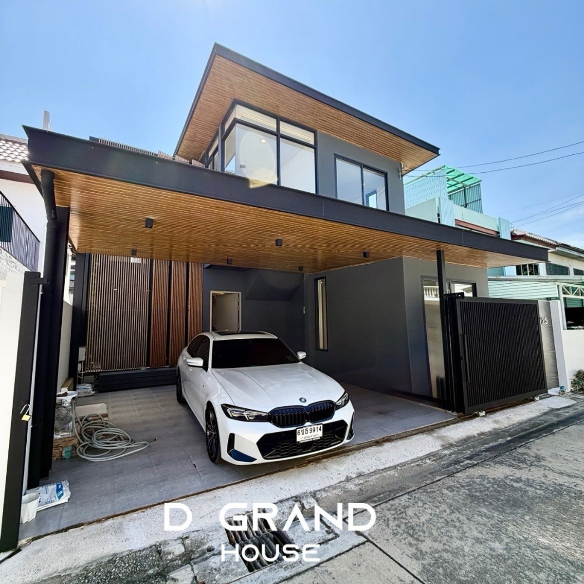 ขายบ้านอ่อนนุช อุดมสุข : ขายด่วน บ้านเดี่ยว Pool Villa ทำเลดี
เพียง 700 เมตรจาก BTS บางจาก