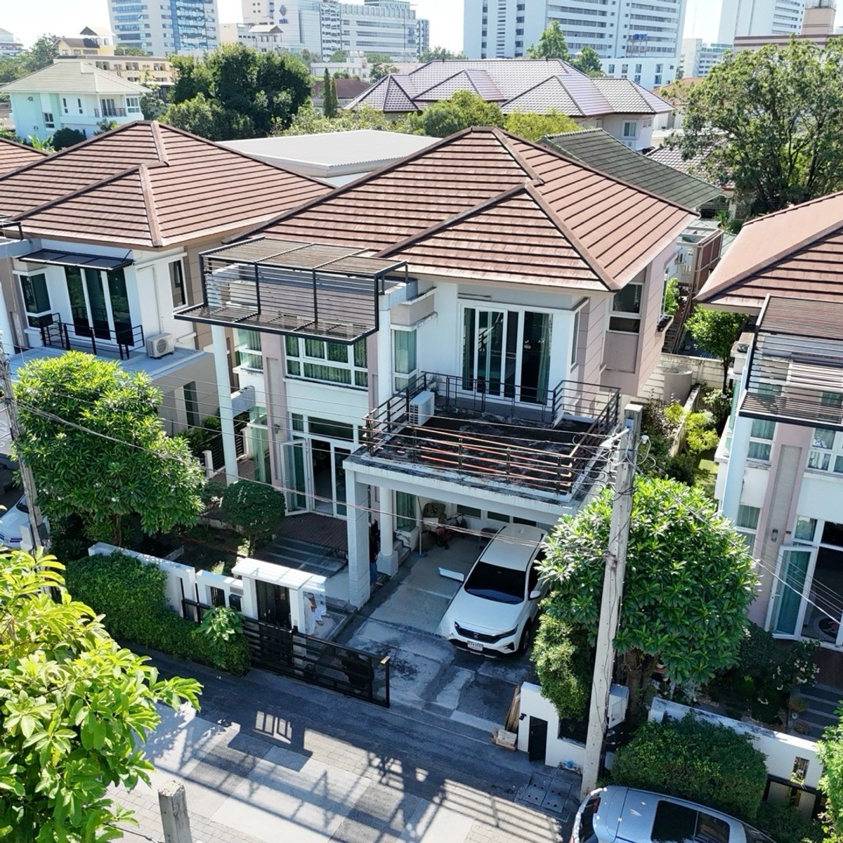 ขายบ้านลาดพร้าว เซ็นทรัลลาดพร้าว : ขายบ้านเดี่ยว The Gallery House ลาดพร้าว ซอย 1 สุดยอดทำเลลาดพร้าวตอนต้น