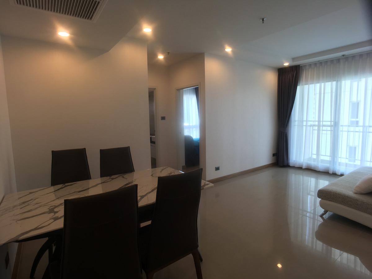 For RentCondoRama9, Petchburi, RCA : Condo for rent, Supalai Wellington 2 – large room, 66 sq m, pool view, near MRT Cultural Center and Central Rama 9.