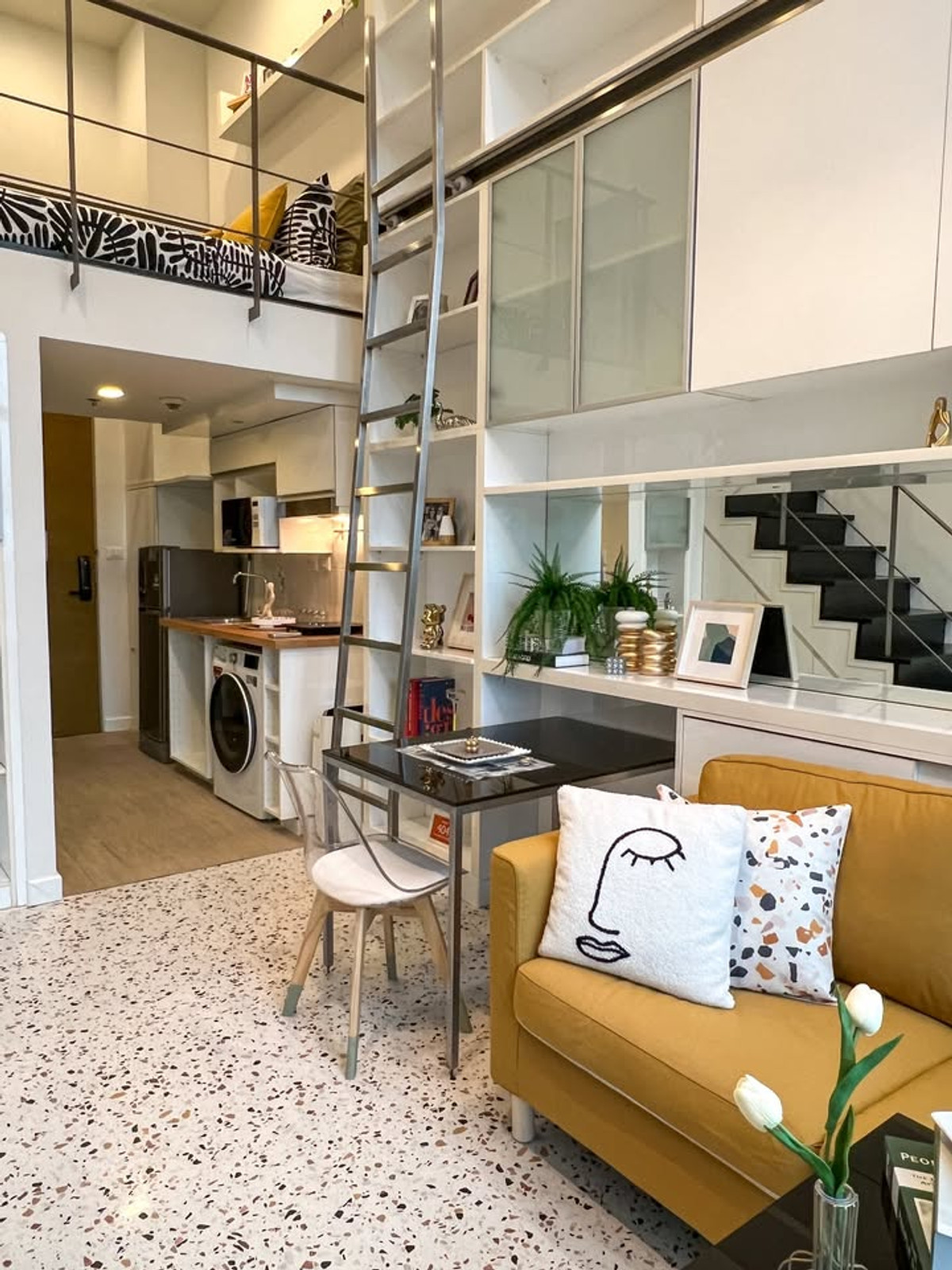ให้เช่าคอนโดสุขุมวิท อโศก ทองหล่อ :  Pet Friendly 🐶🐱  Ideo Morph 38 (Sukhumvit 38)  – Duplex  Fully Furnished & Ready to move in 