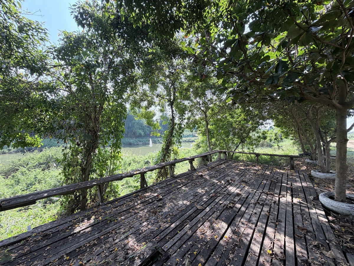ขายที่ดินลำปาง : [Land Lampang] ขายด่วน! ที่ดิน 1 ไร่กว่า ริมแม่น้ำวัง วิวดี ใกล้เมืองลำปาง เหมาะสร้าง Private Luxury Villa รีสอร์ท ร้านอาหาร ลานแคมป์ปิ้ง