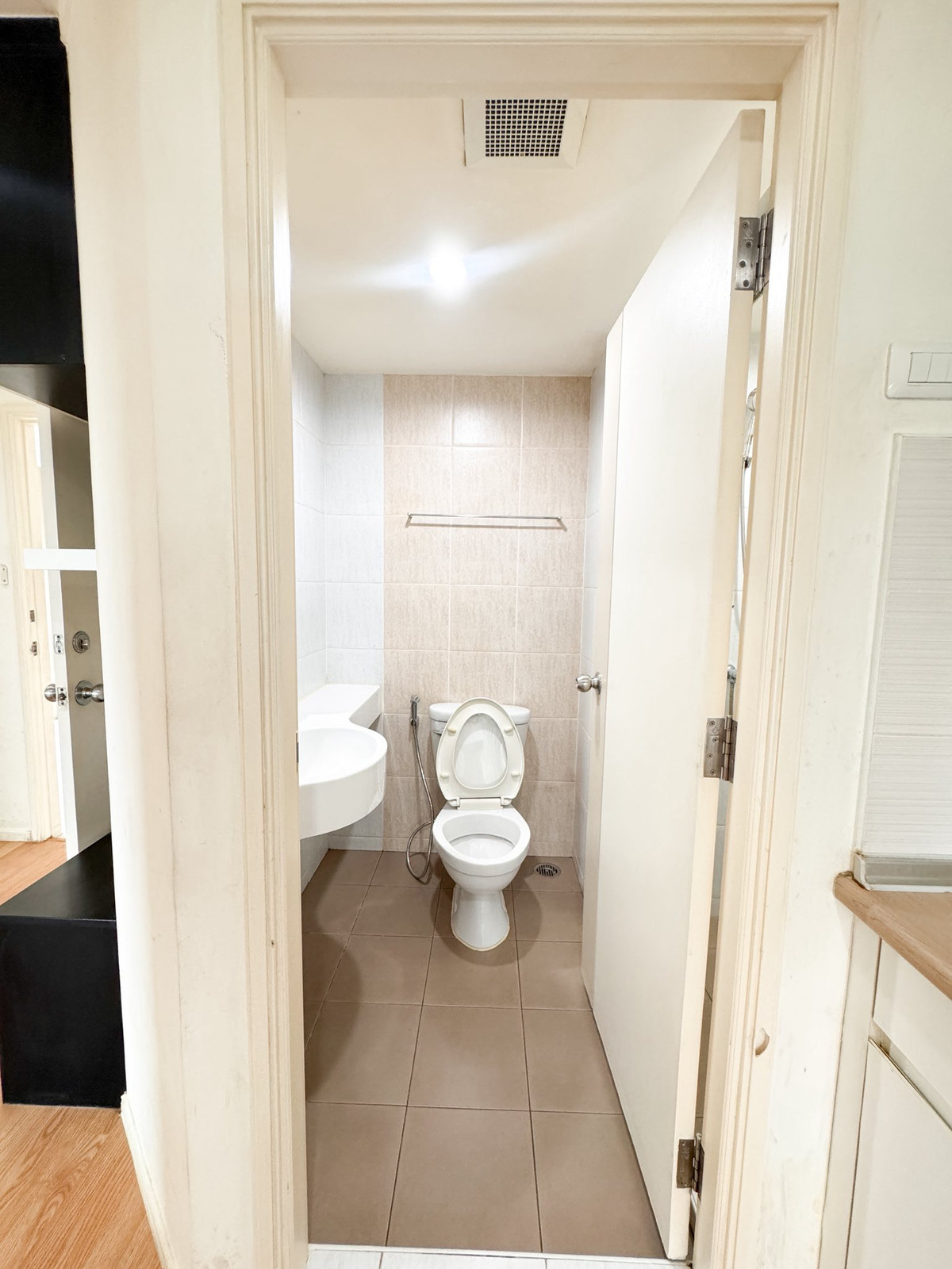 ขายคอนโดบางนา แบริ่ง ลาซาล : ขายคอนโด ✅ ลุมพินี เมกะซิตี้ บางนา ✅ พร้อมขายทันที ภัทร 093-5462979