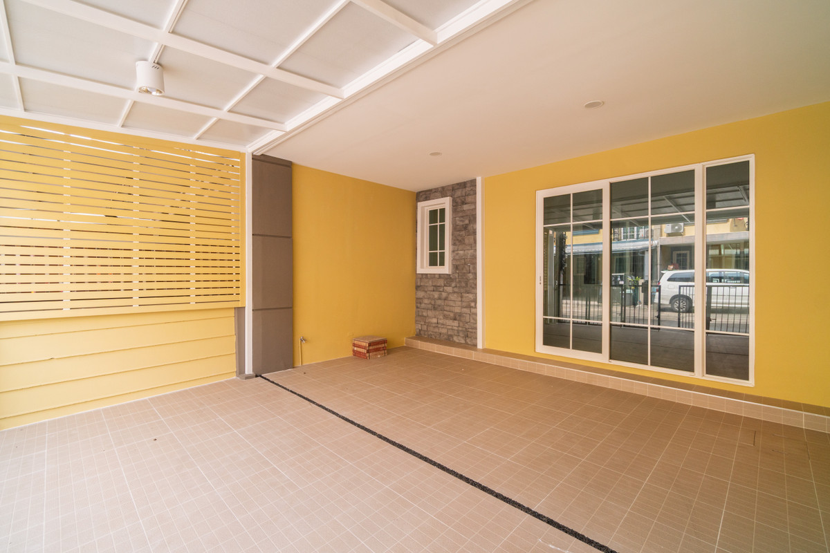 For SaleTownhomePattanakan, Srinakarin : P-2870 for sale!! Newly renovated house, Golden Town 2 On Nut-Phatthanakan, convenient travel.