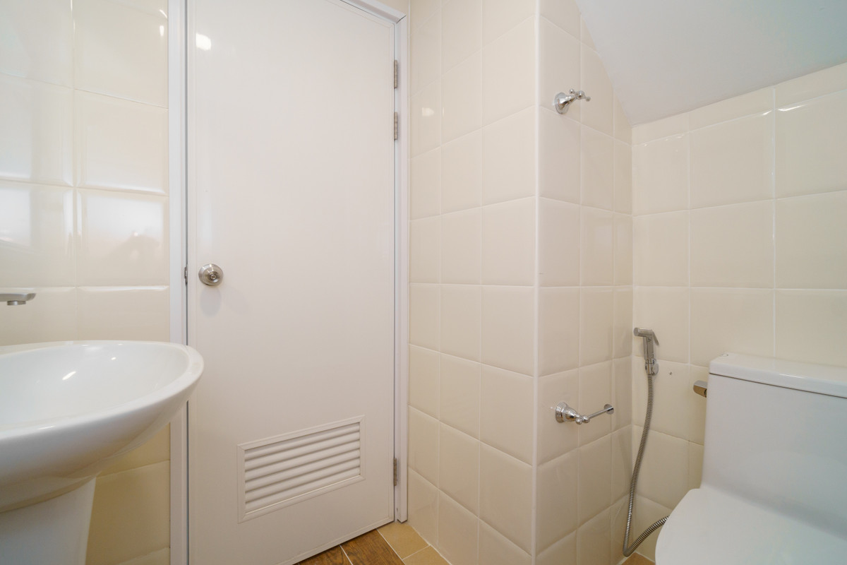 For SaleTownhomePattanakan, Srinakarin : P-2870 for sale!! Newly renovated house, Golden Town 2 On Nut-Phatthanakan, convenient travel.