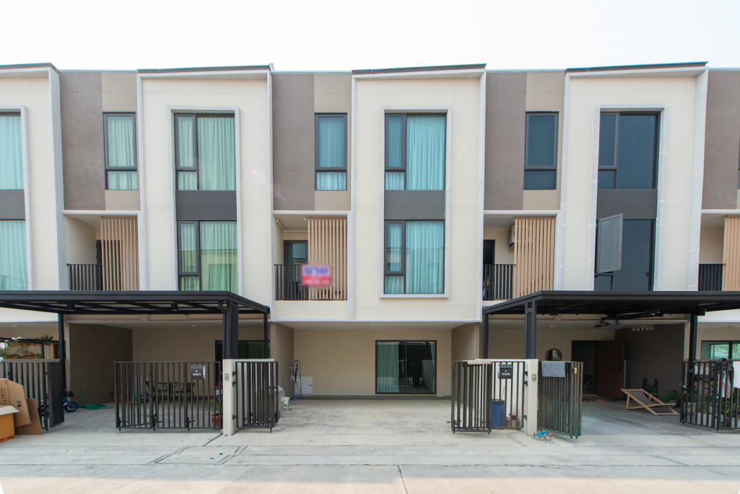 For RentTownhomeBangna, Bearing, Lasalle : Townhome for rent, Altitude Craft Bangna, 168 sq m., 20 sq w, 3 bedrooms, 4 bathrooms, near MEGA Bangna.