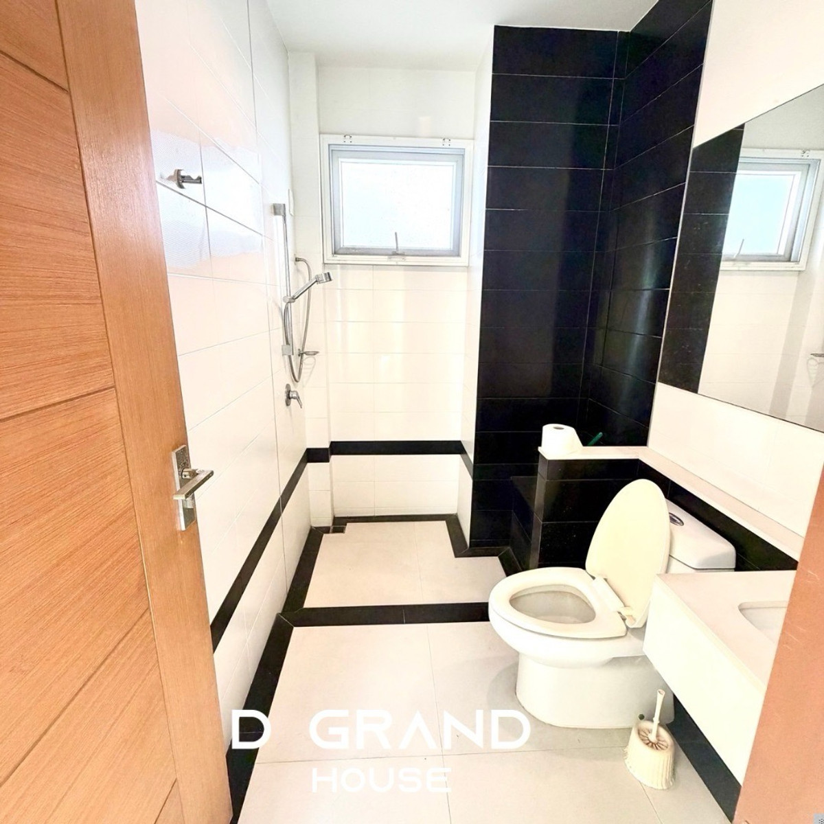 ขายบ้านลาดพร้าว เซ็นทรัลลาดพร้าว : ขายบ้านเดี่ยว The Gallery House ลาดพร้าว ซอย 1 สุดยอดทำเลลาดพร้าวตอนต้น