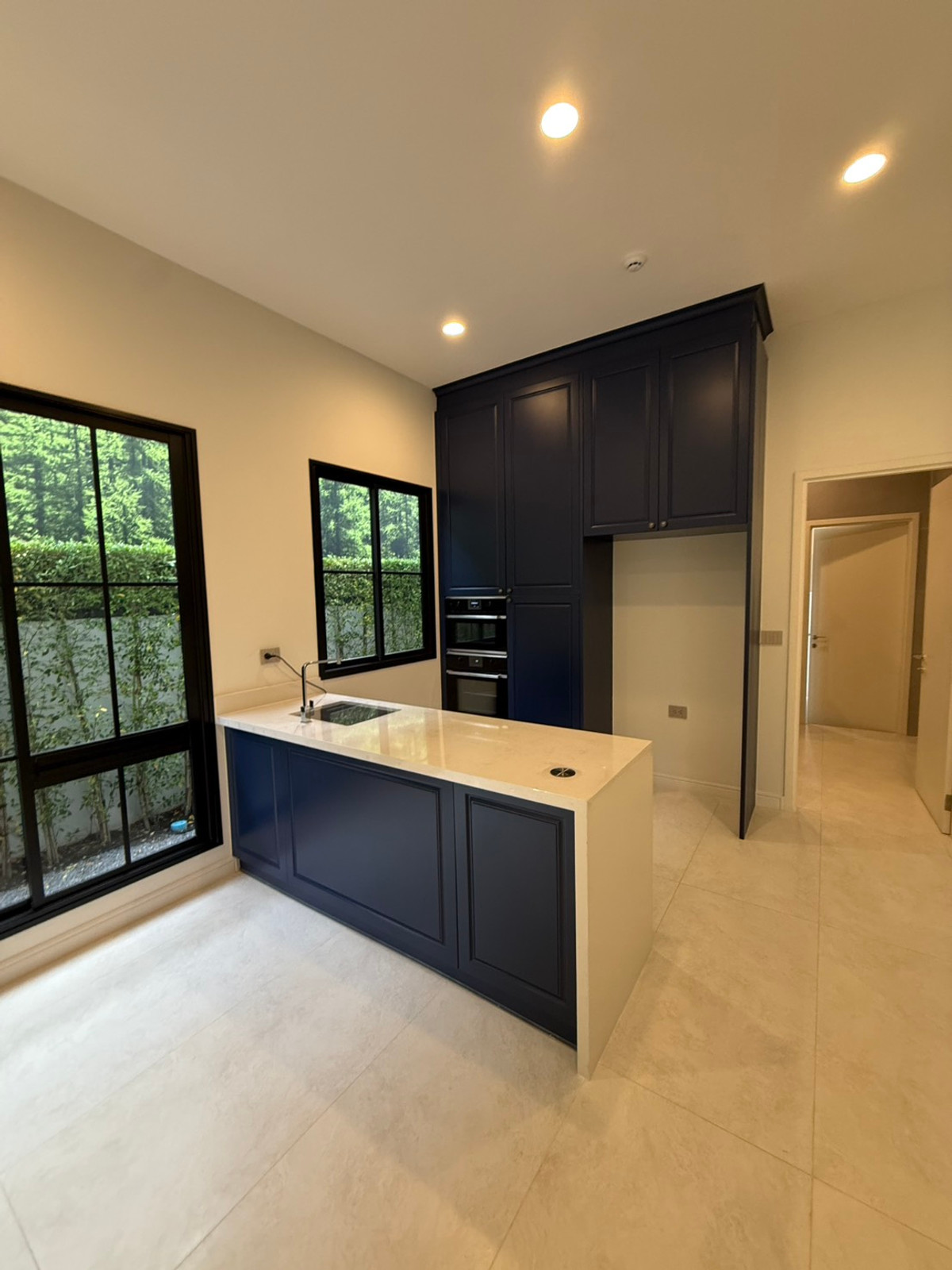 HouseKasetsart, Ratchayothin : For Sale / Rent: Narasiri Phahon Watcharapon 🏡 Close to Chalong Rat Expressway 🛣️, easy access Near Don Mueang Airport ✈️ and shopping malls 🛍️ High-quality house, fully furnished, ready to move in ✅