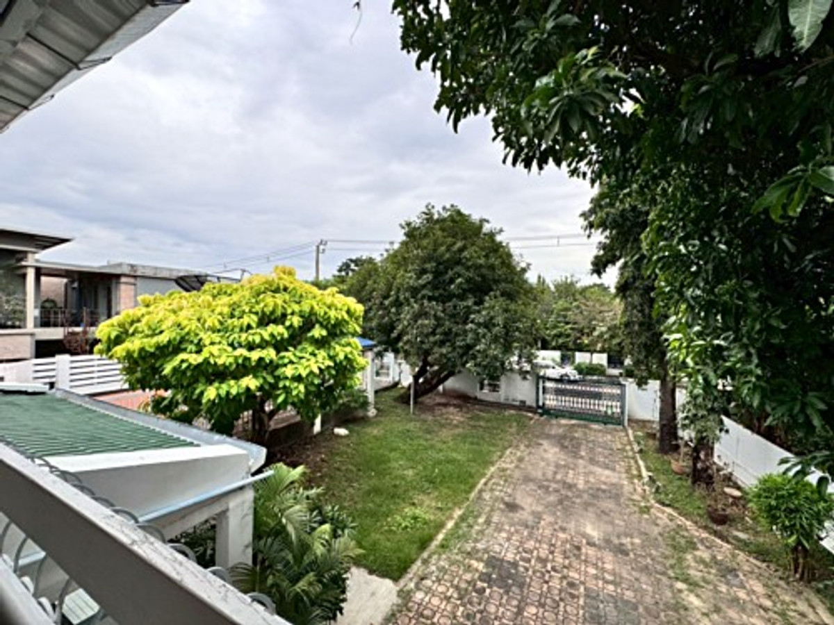 For RentHousePattanakan, Srinakarin : Single house for rent Panya Village, Soi Phatthanakan 30, near APL Ramkhamhaeng (N.1927)