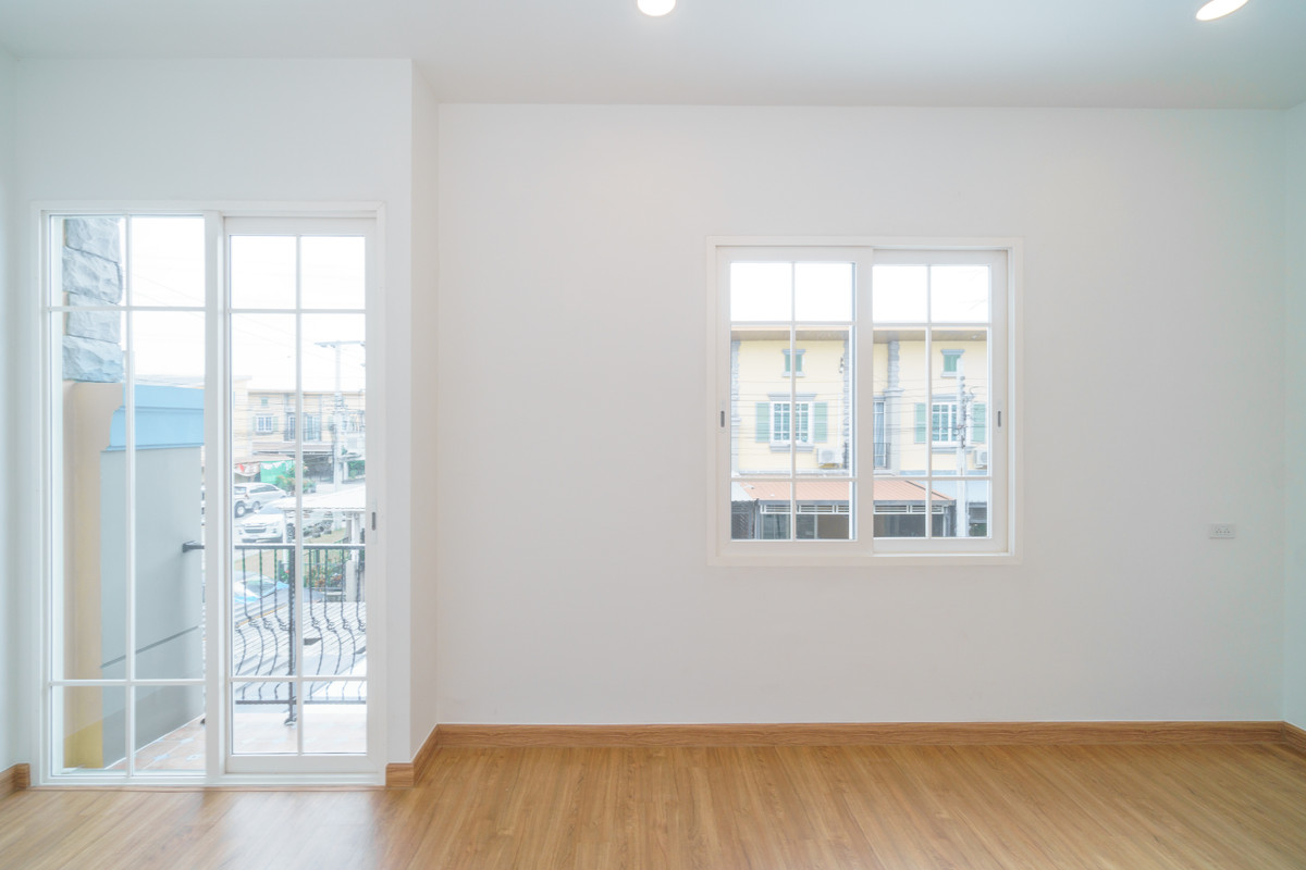 For SaleTownhomePattanakan, Srinakarin : P-2871 for sale!! Newly renovated house, ready to move in, near the expressway, Golden Town 2 On Nut-Phatthanakan.