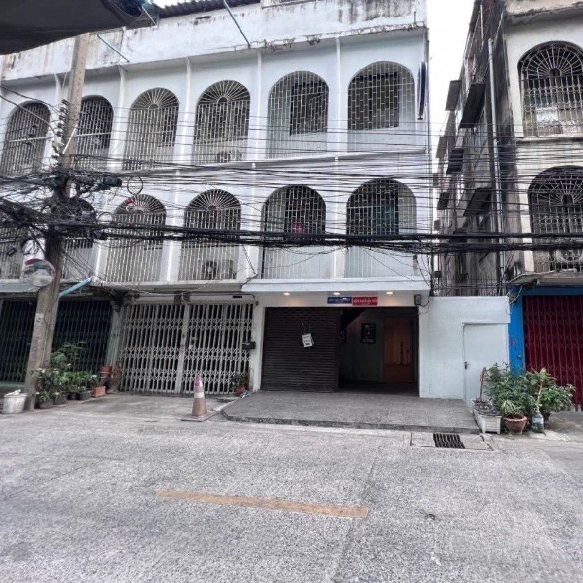 ให้เช่าอาคารพาณิชย์พระราม 9 เพชรบุรีตัดใหม่ RCA : HR3024ขาย / ให้เช่าตกแถวโฮมออฟฟิศ 4 ชั้น เดินทางสะดวกใกล้MRT สถานีพระรามเก้า 