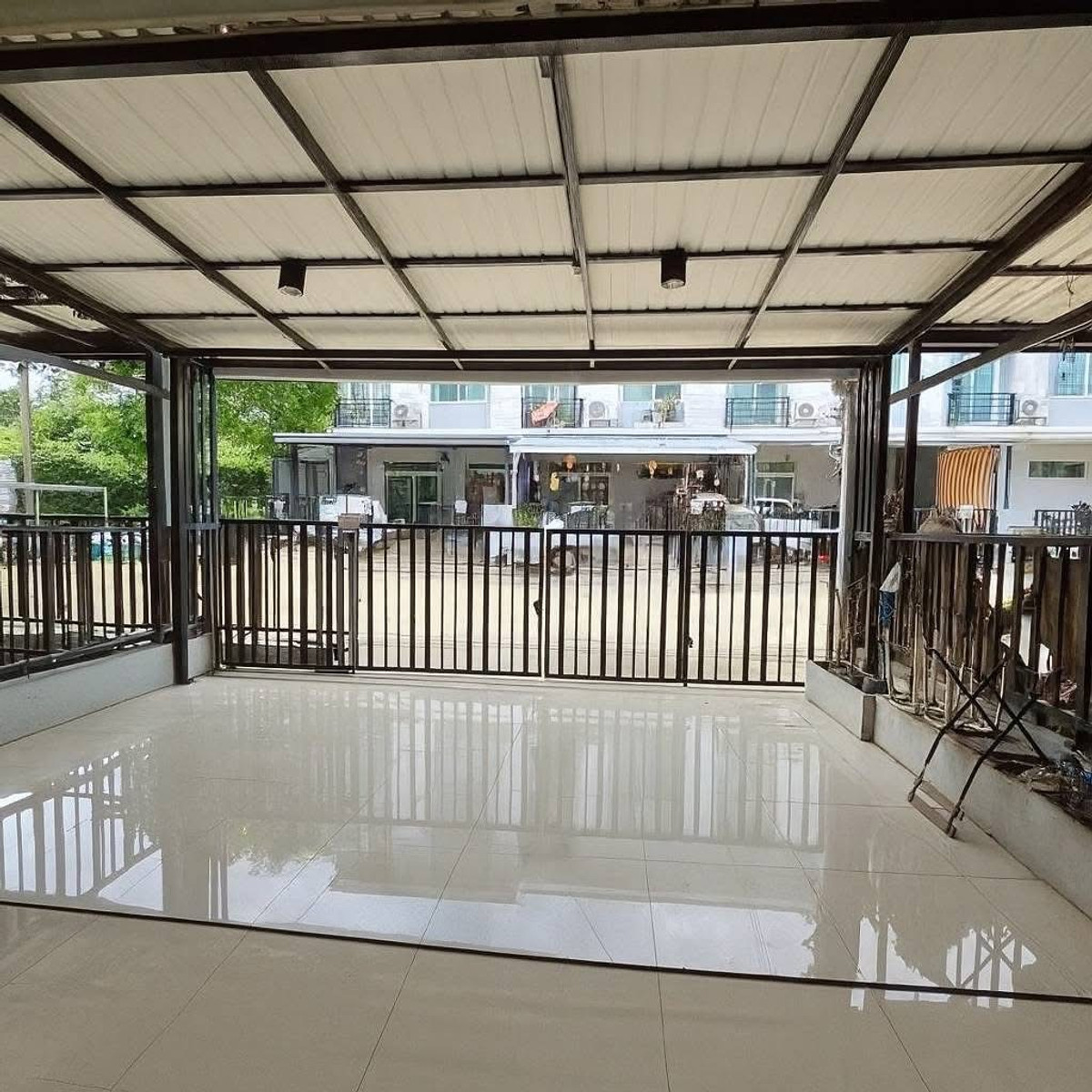 ให้เช่าทาวน์โฮมวิภาวดี ดอนเมือง หลักสี่ : ให้เช่าทาวน์โฮมคาซ่าซิตี้ ดอนเมือง ถนนเทิดราชัน ใกล้สนามบินดอนเมือง 