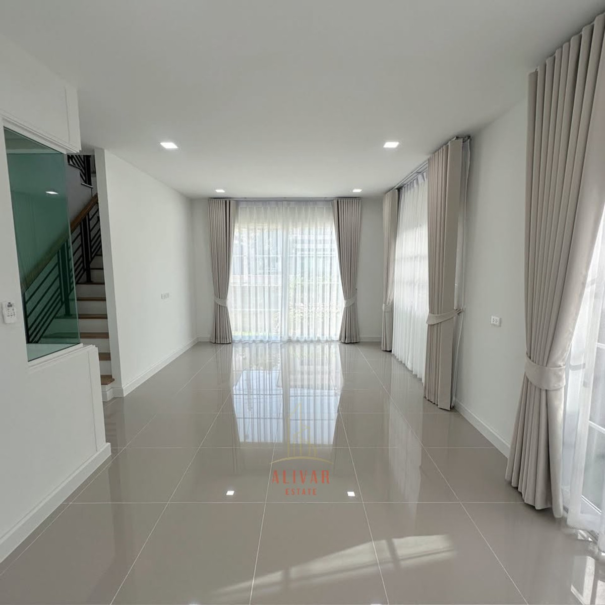 For RentHouseSamut Prakan,Samrong : RH113425 For rent, 2-story detached house, 4 bedrooms at Golden Neo Sukhumvit-La Salle, near Central Bangna and BTS Samrong 1 km.