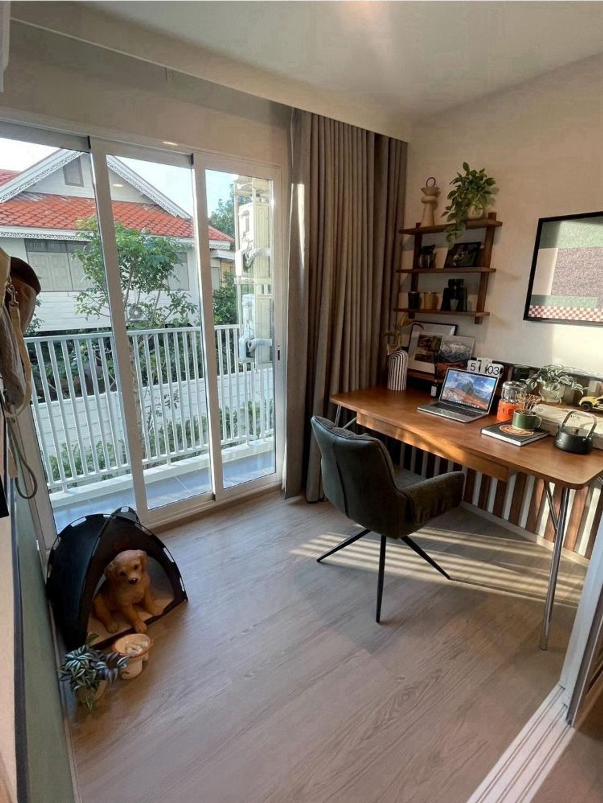 Sale DownCondoKasetsart, Ratchayothin : Condo down payment for sale, The Origin Phahonyothin 57, 3rd floor, corner room, pets allowed. Near the Green Line, Phahonyothin 59 Station.